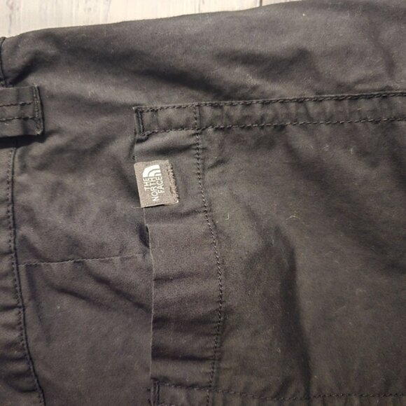 North Face Black Womans Hiking Casual 6" Shorts With Pockets - Picture 4 of 7